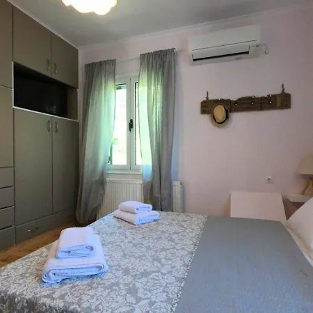 Peonia Lefkas Flower Apartment Asprogerakata